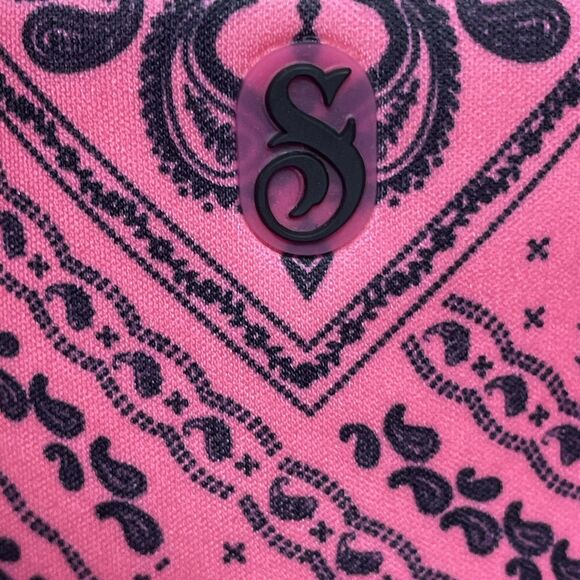 WOMEN'S SKECHERS X SNOOP DOGG PINK BANDANA SLIDE ON LOW SLIDER SANDALS 8 NWT - Picture 2 of 6